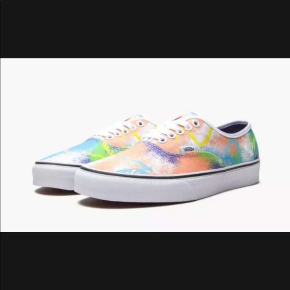 (size 7.5) Women’s VANS Authentic “Retro Mart” Multicolor